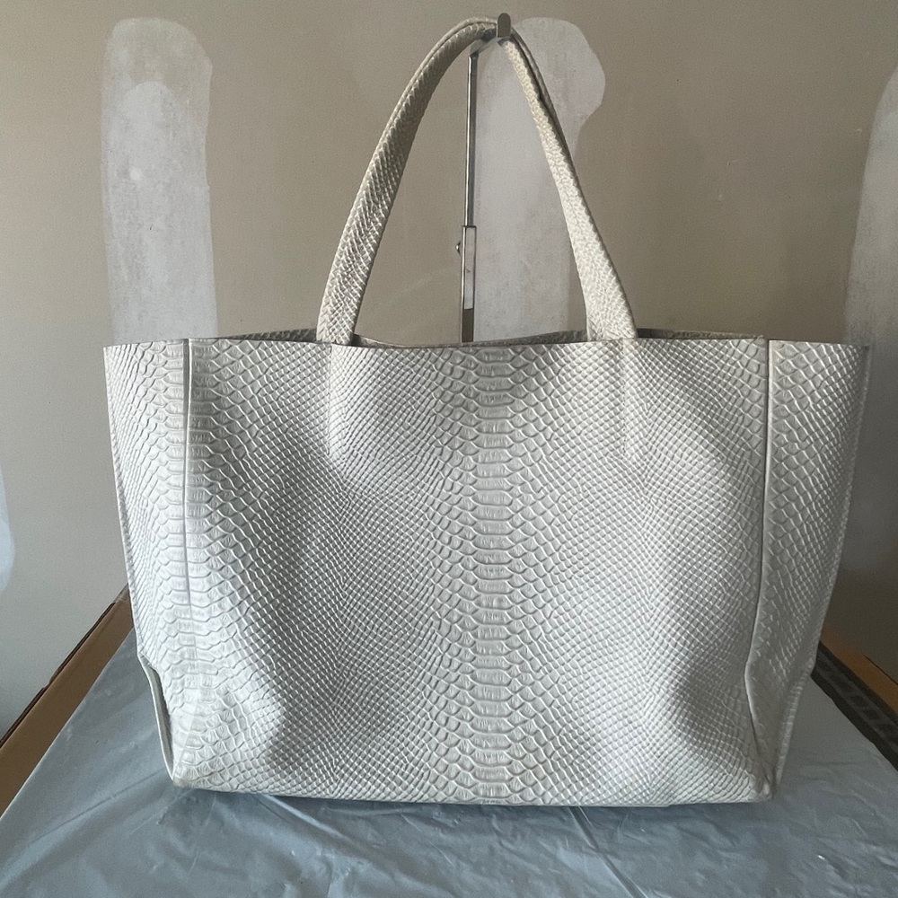 Ampersand as Apostrophe white Sideways Tote